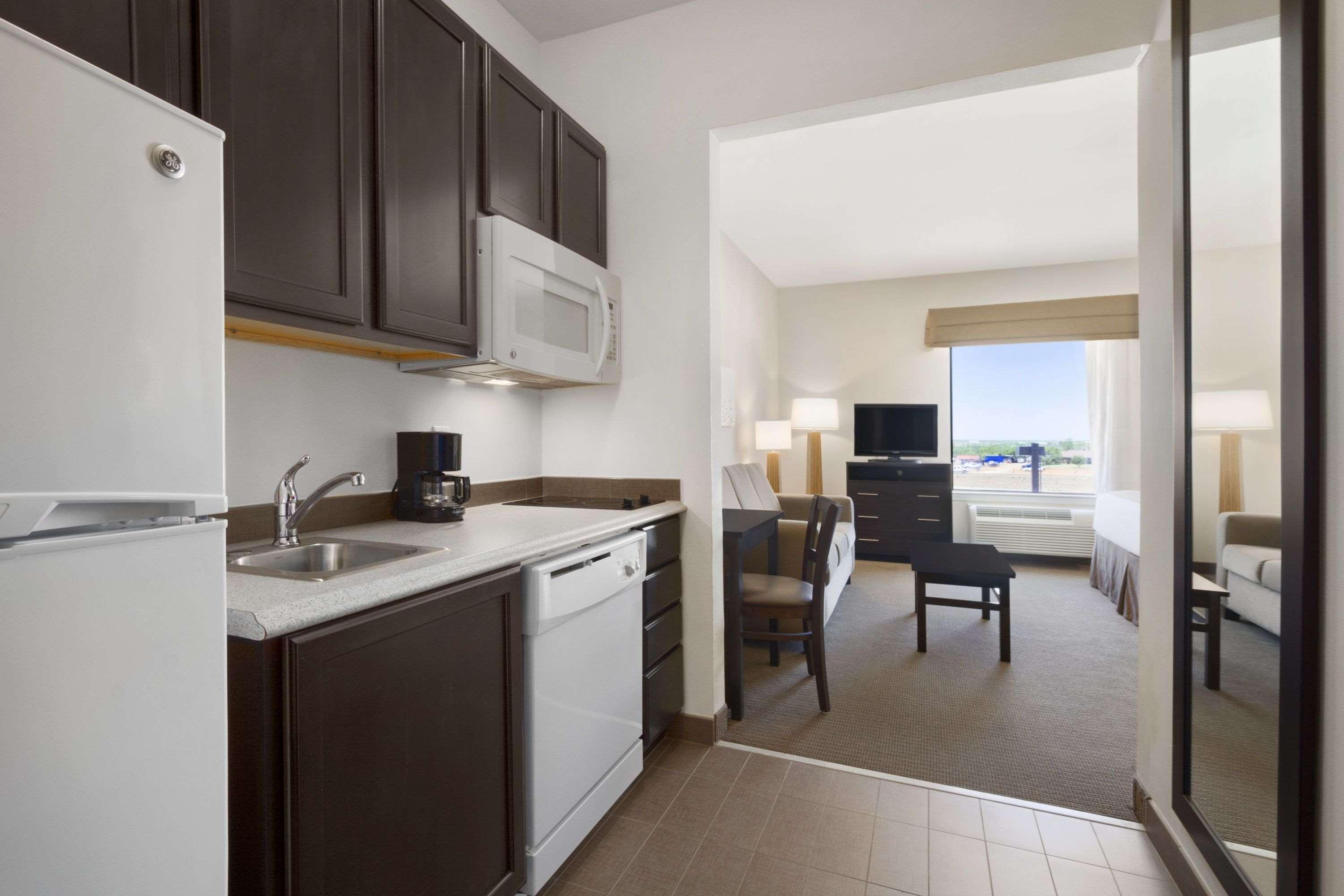 Petrostay Inn & Suites โคทิวลา ภายนอก รูปภาพ